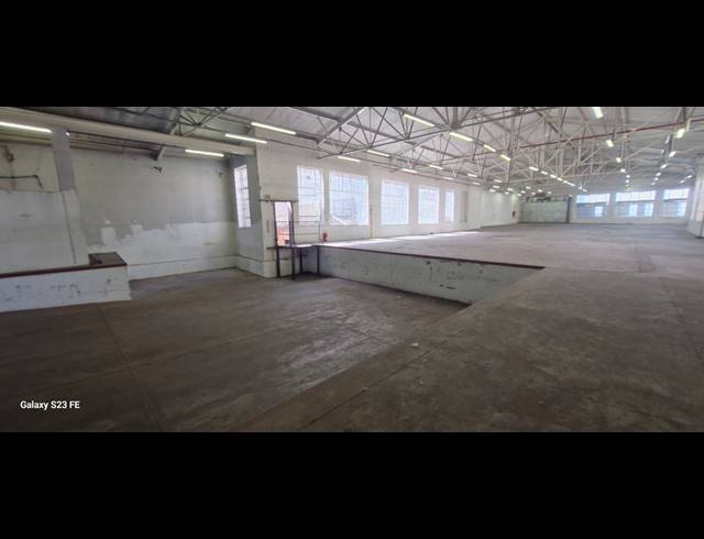 1,700M² WAREHOUSE FOR SALE IN VILLAGE MAIN